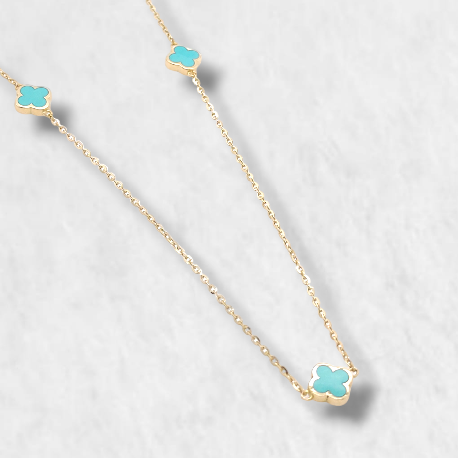 Cadena (40 + 5 cm) Tejido Cable c/ Tres Treboles Turquesas - Oro Amarillo 14Kts