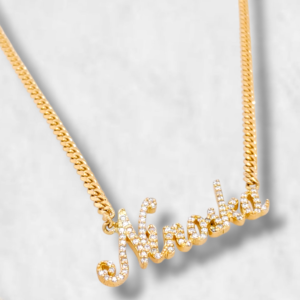 Cadena (39 cm) Cuban Link Maciza c/ Nombre en Diamantes Pave - Oro Amarillo 18Kts