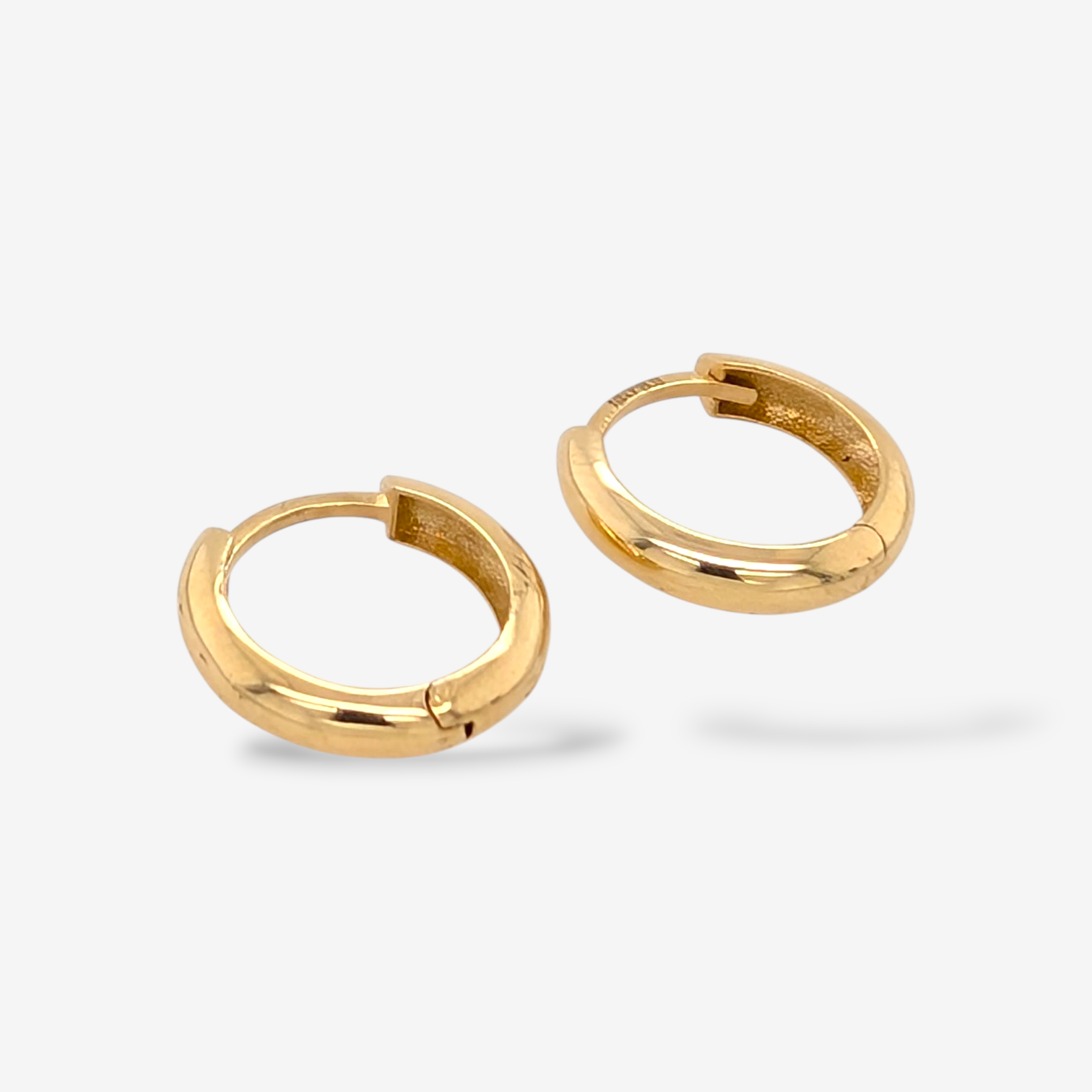 Huggies (Ø 15 mm) Media Cana Light (3 mm) - Oro Amarillo 18Kts