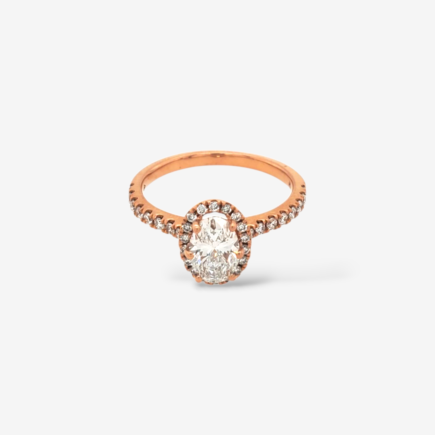 Anillo (0.73 Ct) Compromiso Diamante Oval Certificado Labgrown c/ Halo & Aro de Diamantes - Oro Rosado 18Kts