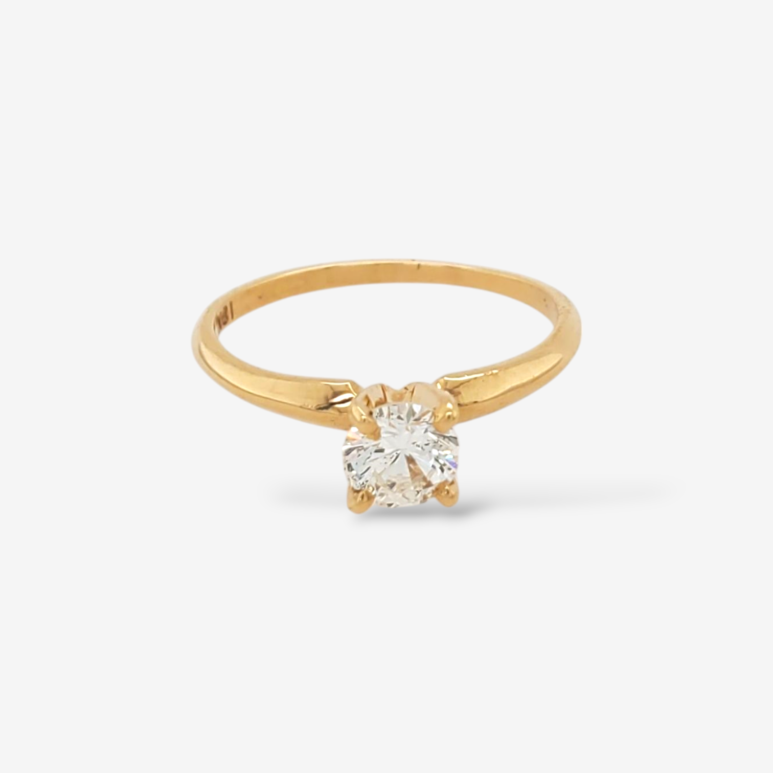 Anillo (0.46 Ct) Compromiso Solitario c/ Diamante Natural & 4 Prongs c/ Aro Liso - Oro Amarillo 18Kts