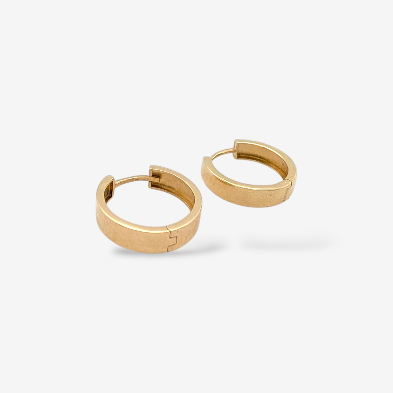 Huggies (15 mm) Tubo Rectangular (3.73 mm) - Oro Amarillo 14Kts