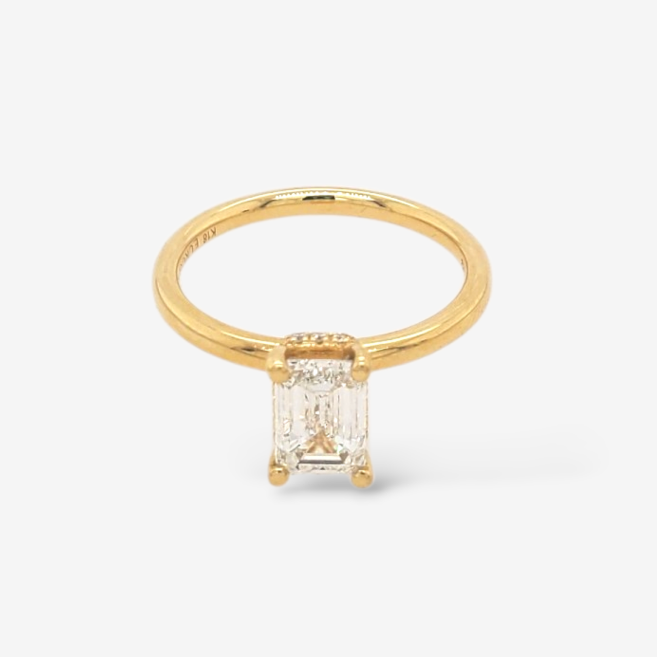 Anillo (1.00 Ct) Compromiso Diamante Labgrown Emerald c/ Halo Hidden (0.07 Ct) - Oro Amarillo 18Kts