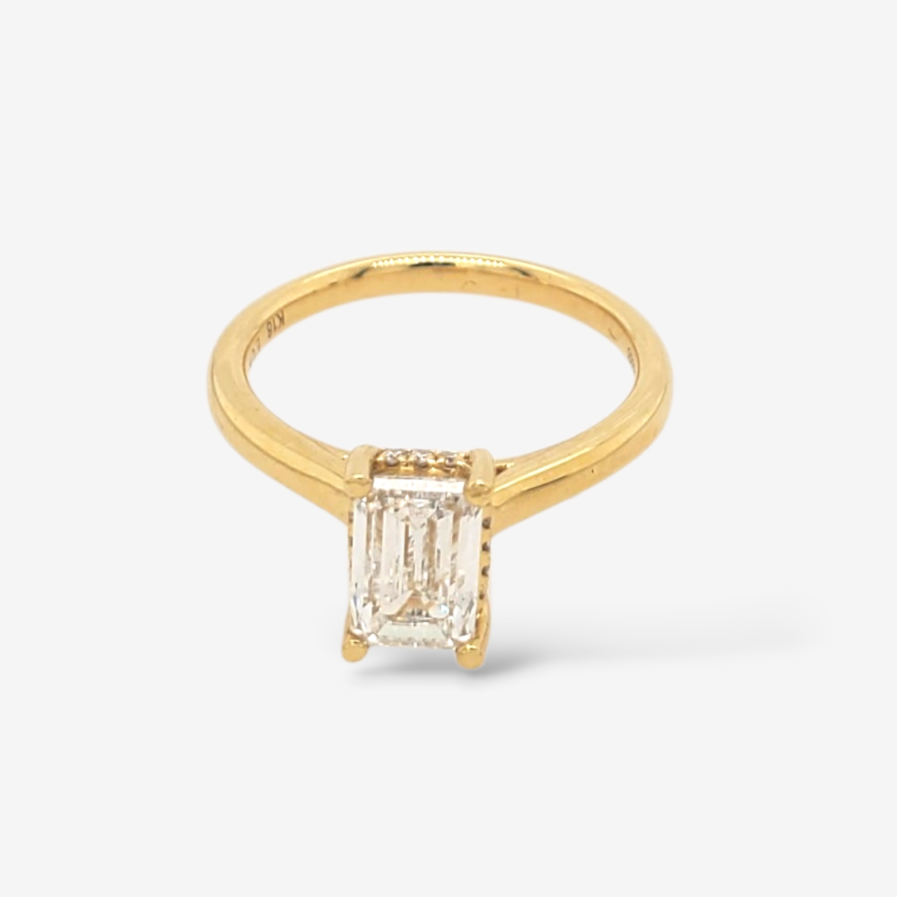 Anillo (1.04 Ct) Compromiso Diamante Labgrown Emerald c/ Halo Hidden - Oro Amarillo 18Kts