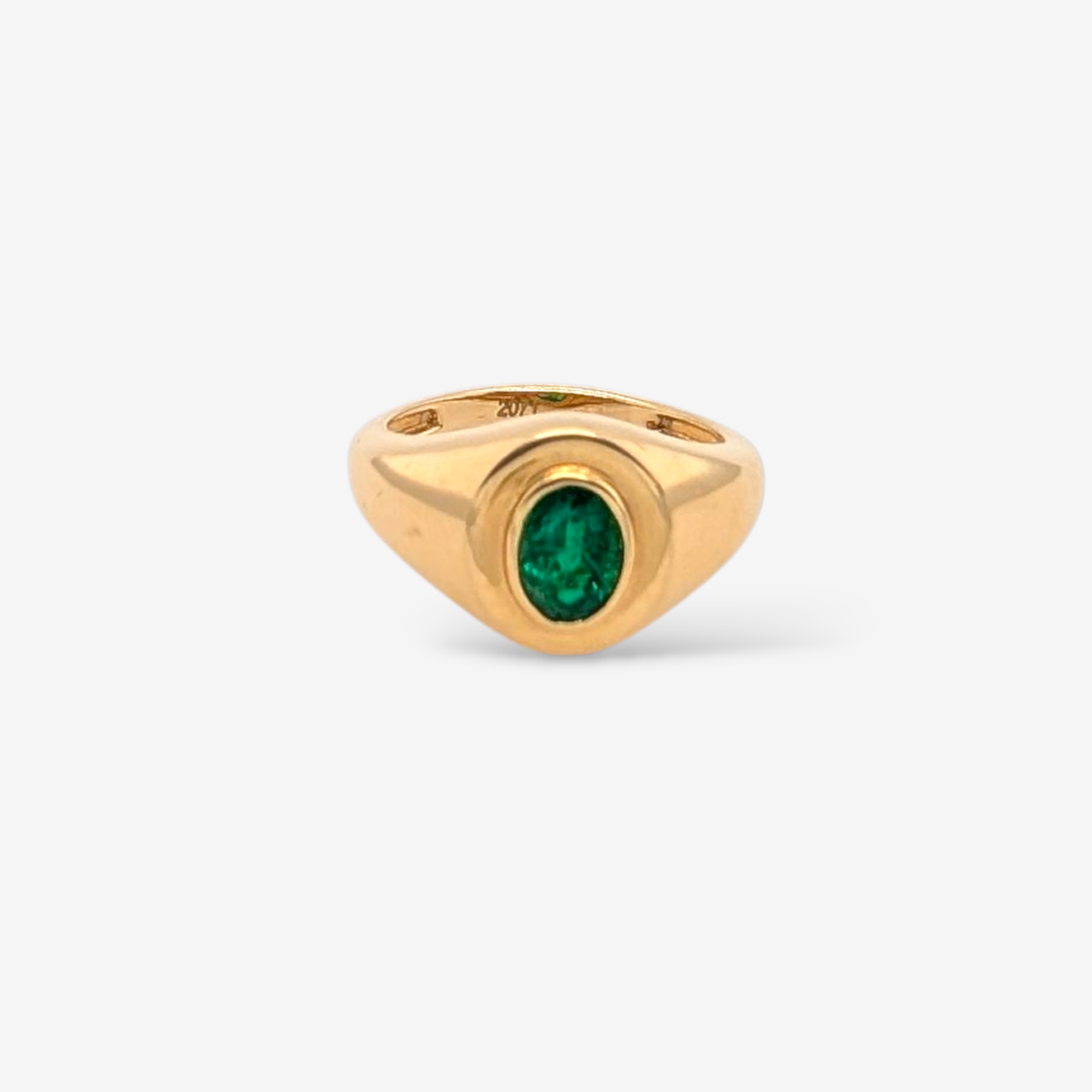 Anillo (1 Ct) Domo Oval c/ Esmeralda Biselada (6.20 mm) - Oro Amarillo 18Kts