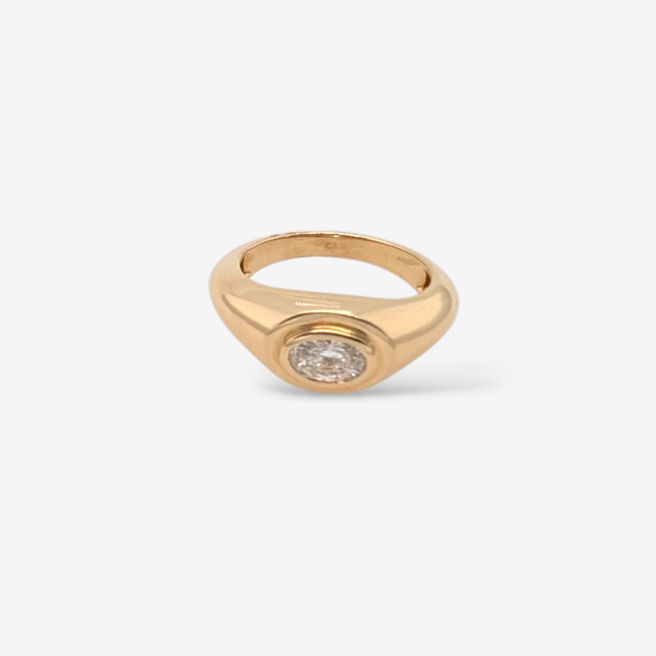 Anillo (0.41 Ct) Pinky Ring Ovalado c/ Diamante Labgrown Biselado (2.5 mm) - Oro Amarillo 14Kts