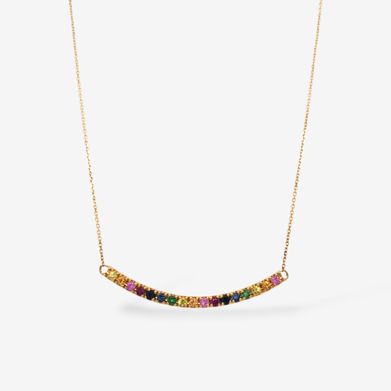 Cadena (45 cm) Fina Cable c/ Barra Curva (39 mm) Rainbow Zafiro de Colores (0.72 Ct) - Oro Amarillo 14Kts