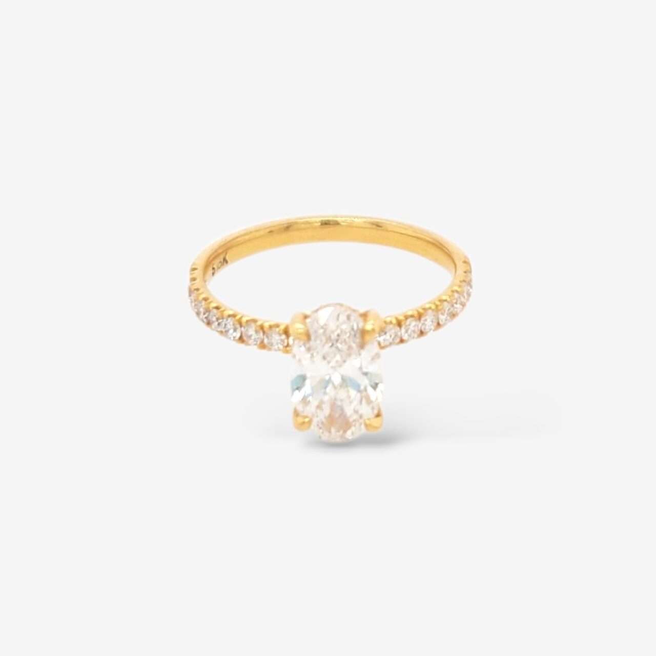 Anillo (1.08 Ct) Compromiso Diamante Oval Labgrown Certificado Hidden Halo & Aro de Diamantes - Oro Amarillo 18Kts