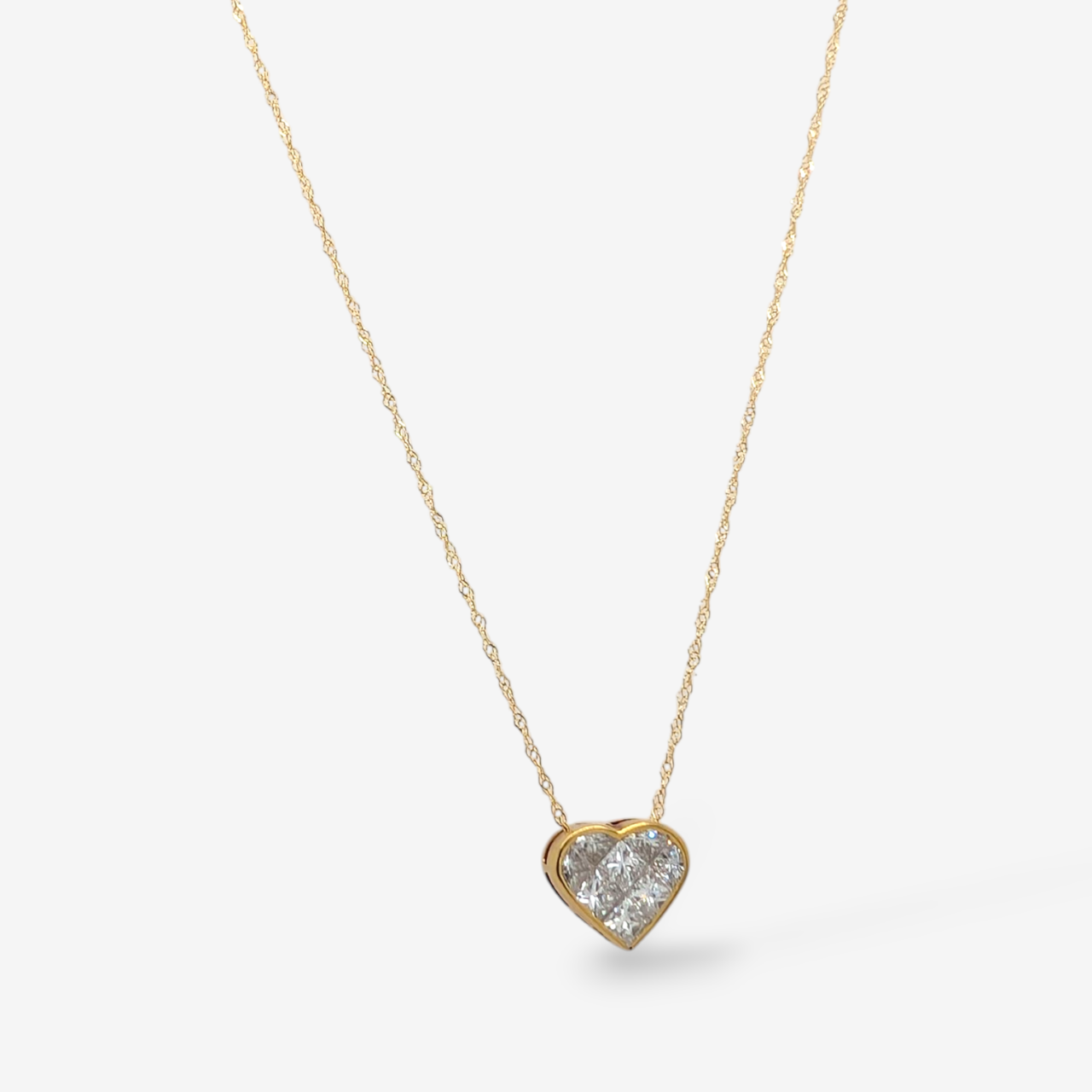 Cadena (45 cm) Fina Singapur c/ Corazon Diamantes Princess Cut Naturales Biselados (1 Ct) - Oro Amarillo 18Kts