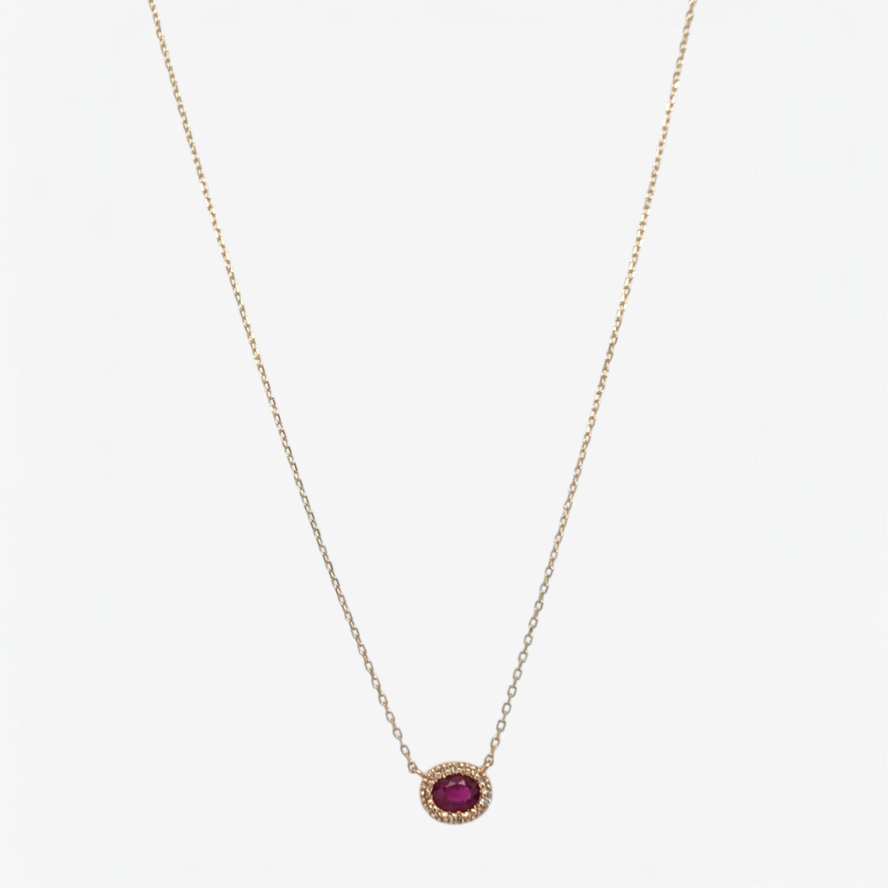 Cadena (45 cm) Cable Fina c/ Rubi Oval (0.28 Ct) & Halo Diamantes (0.03 Ct) c/ Cierre Spring - Oro Amarillo 14Kts