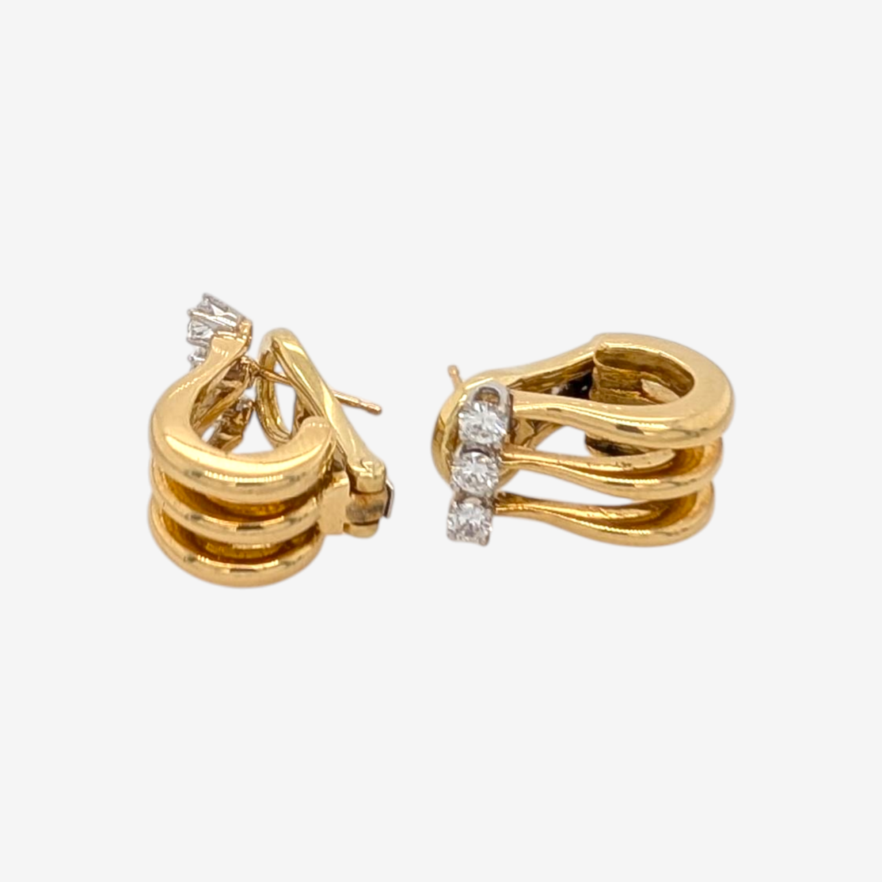 Zarcillos (18 mm) Omega (9 mm) c/ Diamante Natural (0.52 Ct) - Oro Amarillo 18Kts