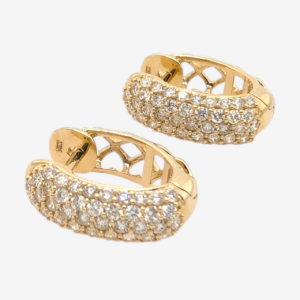 Zarcillos (16 mm) Huggies Anchos Reversibles (6 mm) c/ Diamantes Naturales Pavé (1.20 Ct) & Figuras Caladas - Oro Amarillo 14Kts