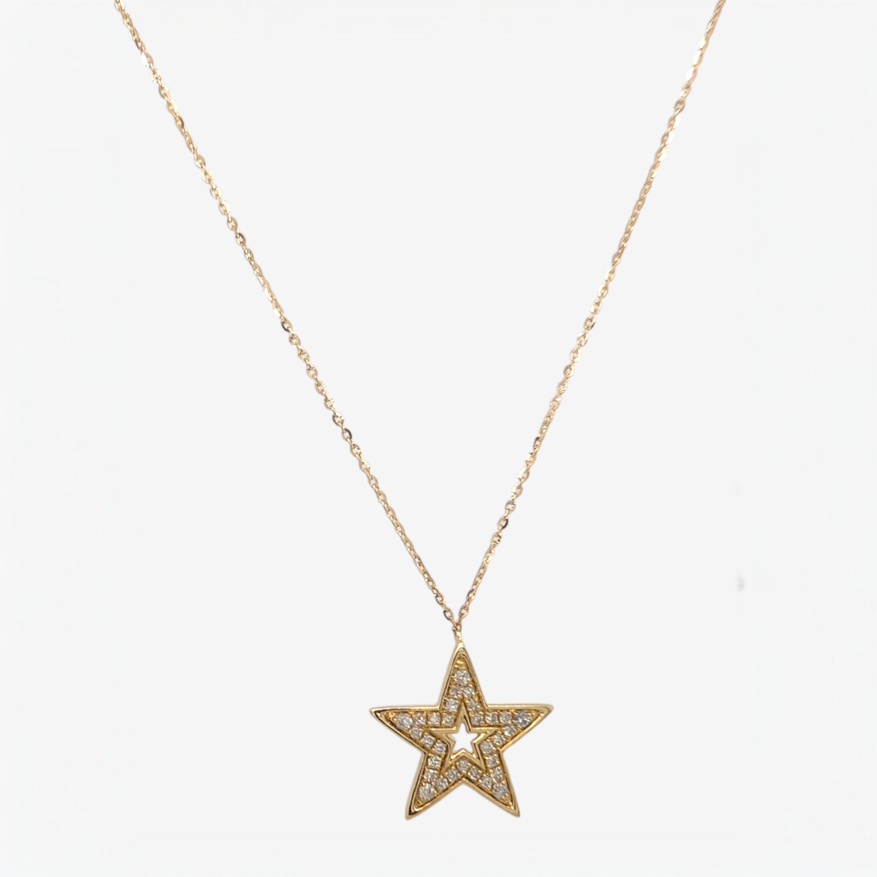 Cadena (45 cm) Fina Cable c/ Tres Ajuste & Estrella 5 Puntas Diamantes Pavé (0.17 Ct) c/ Cierre Spring - Oro Amarillo 14Kts