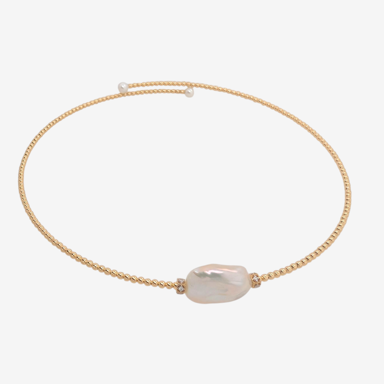 Collar Choker Abierto c/ Esferas Perla Barroca (Biwa) & Diamantes Naturales (0.06 Ct) Terminales en Perlas Redondas (4 mm) - Oro Amarillo 18Kts