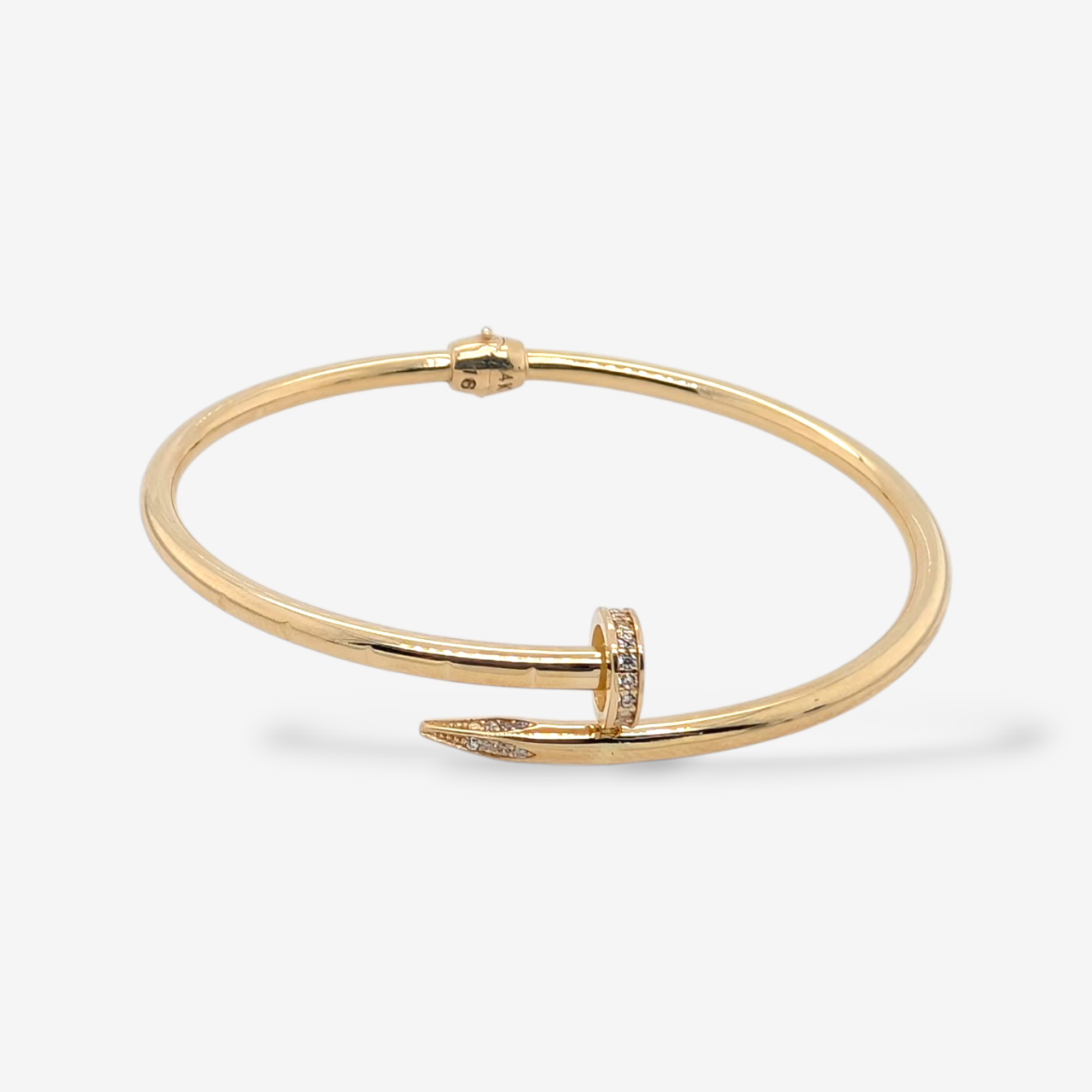 Pulsera (#16) Bangle Tubo Redondo Light Terminales Chiodo (3 mm) c/ Detalles Zircones Pavé - Oro Amarillo 14Kts