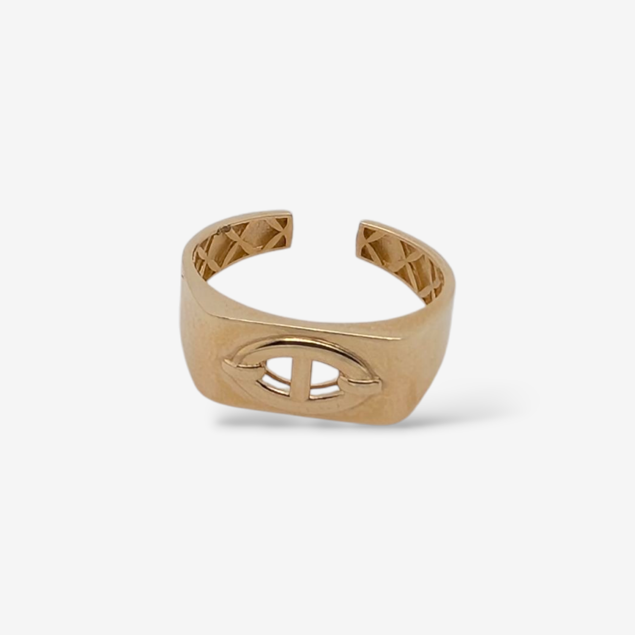 Anillo (7 mm) Abierto c/ Domo Rectangular & Figura Mariner Calada - Oro Amarillo 14Kts
